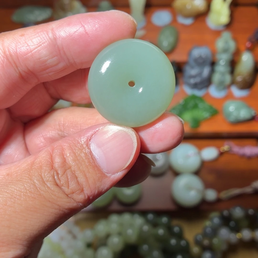 和田玉未镶嵌吊坠(不含链)