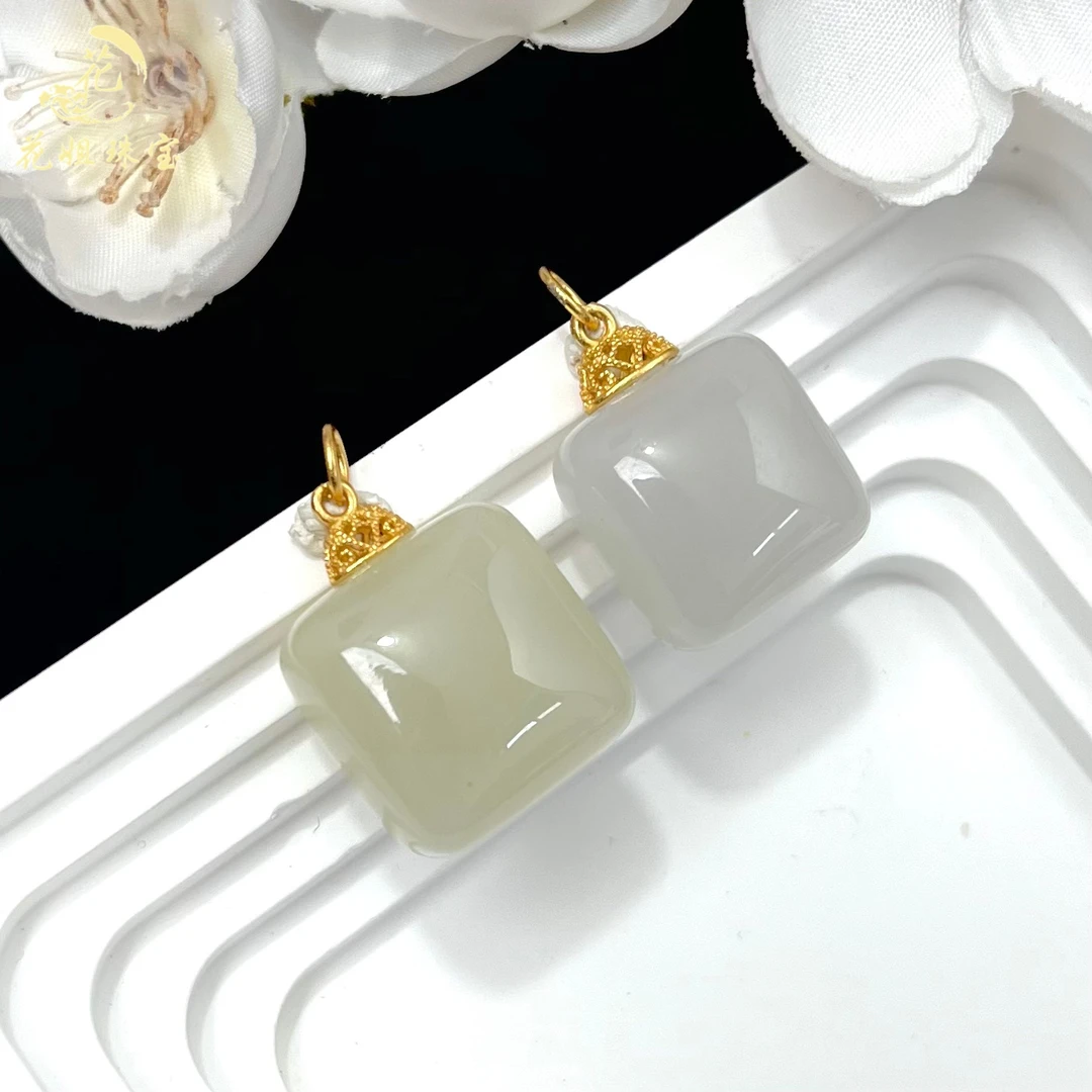 A35天然和田玉烟紫晴水方糖吊坠21*16*11mm多样性发其一 气质