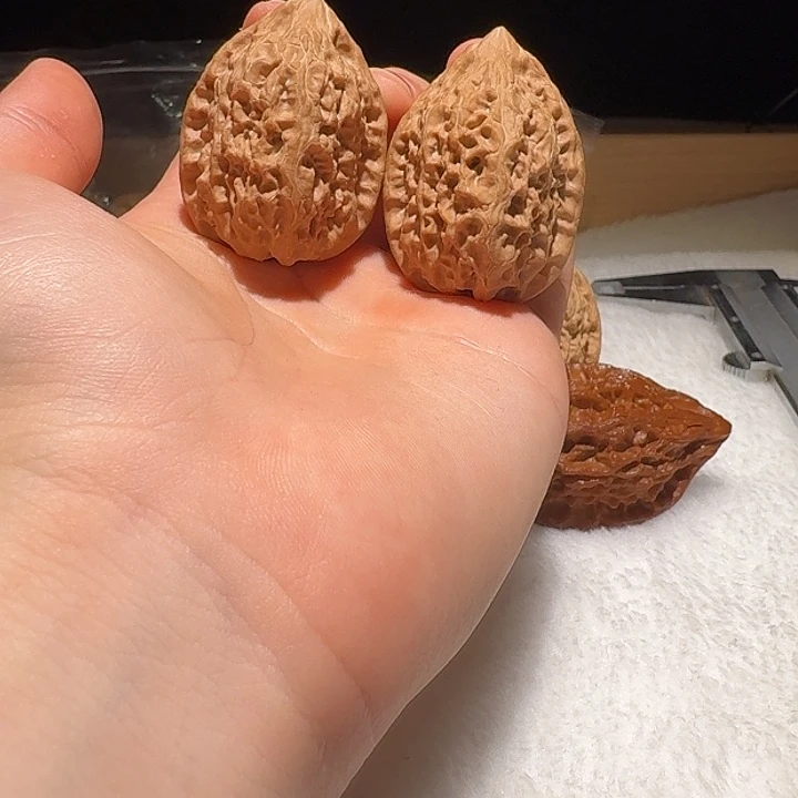 文玩核桃吊坠沈阳鸡心