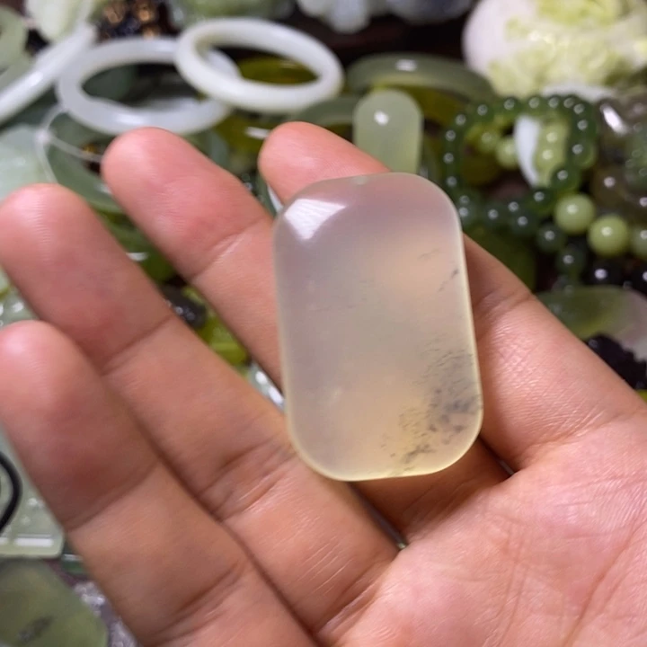 岫玉岫玉颈饰未镶嵌顺***张