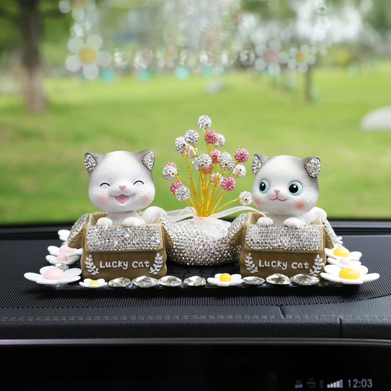 热门车载萌趣镶钻箱子猫装饰件中控台汽车新奇车内创意摆件