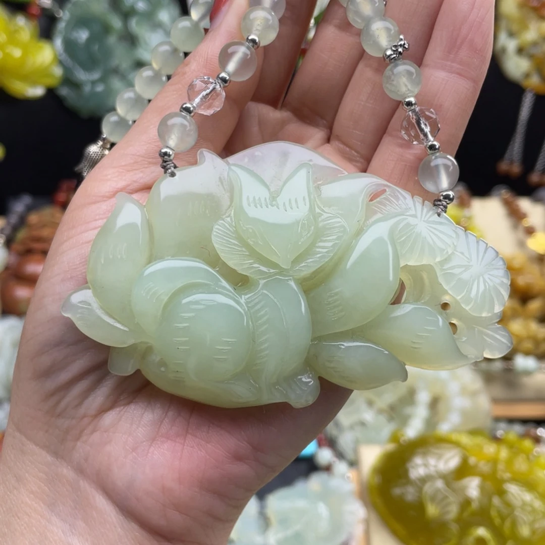 未镶嵌蛇纹石玉颈饰