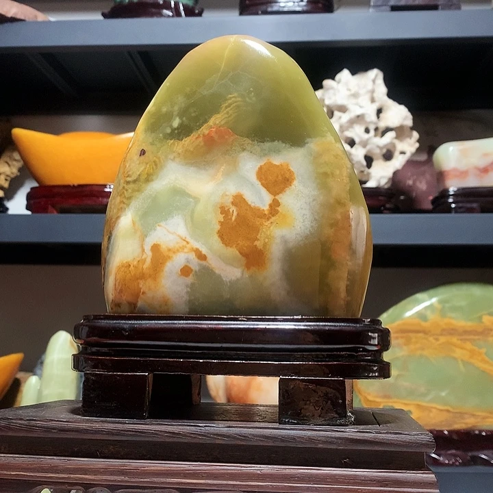 石材宽18厘米高23厘米