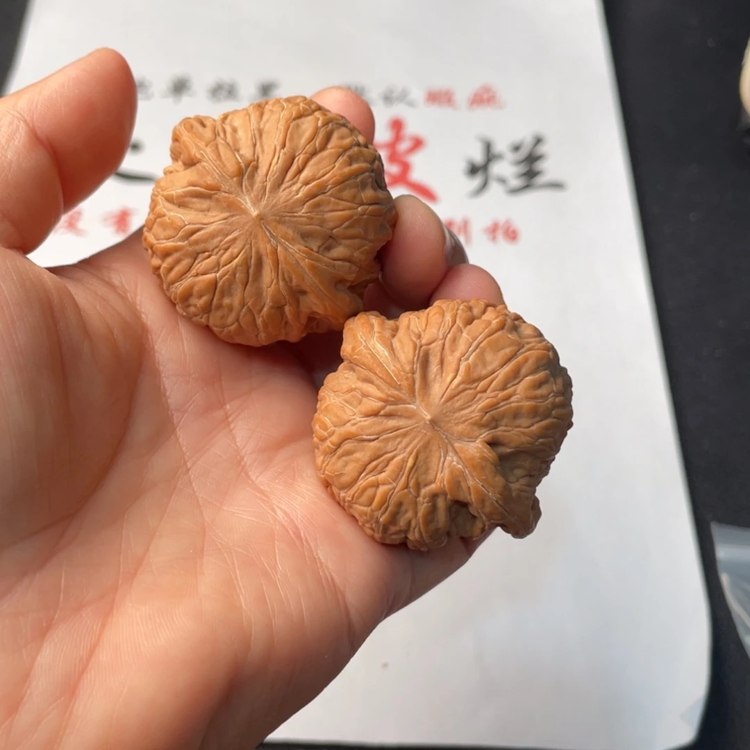 文玩核桃把件536。42铁锤有黄