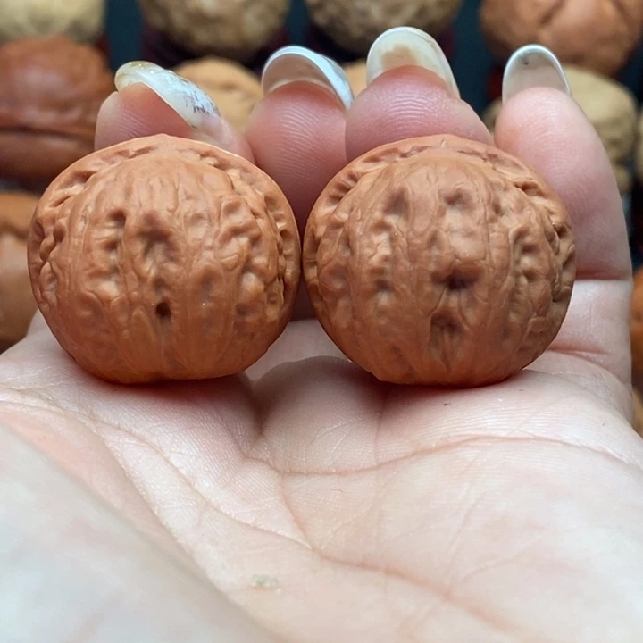 核桃精品玩核桃手捻玉石方樽