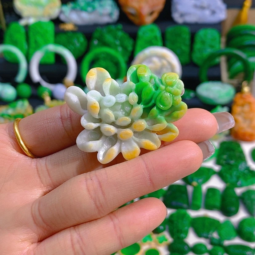 【闪购商品】翡翠颈饰未镶嵌蝶恋花