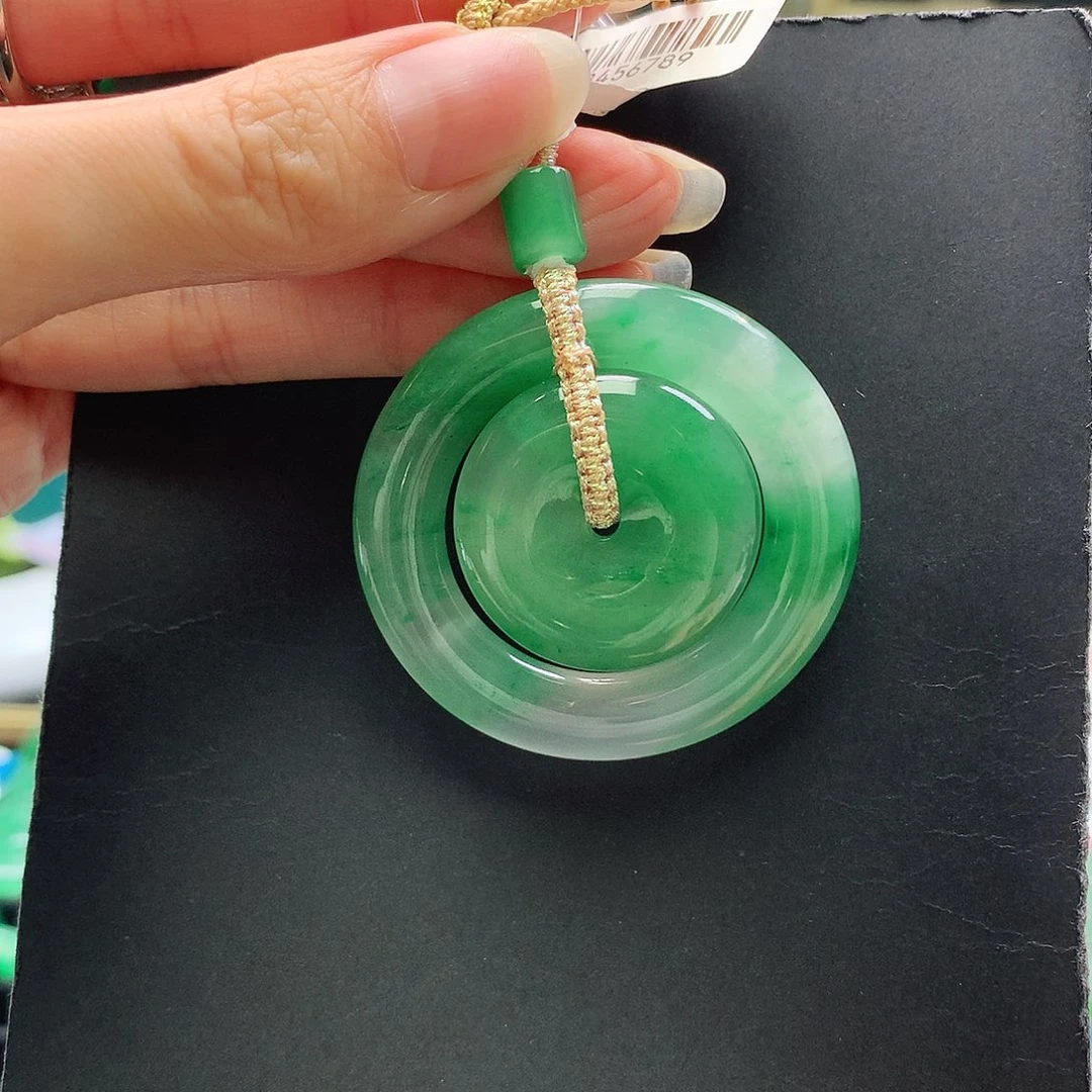 石英质玉未镶嵌颈饰环环相扣