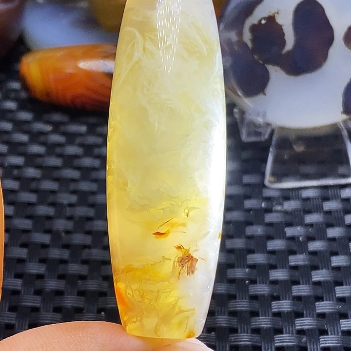 迈***斯玛瑙/玉髓未镶嵌颈饰