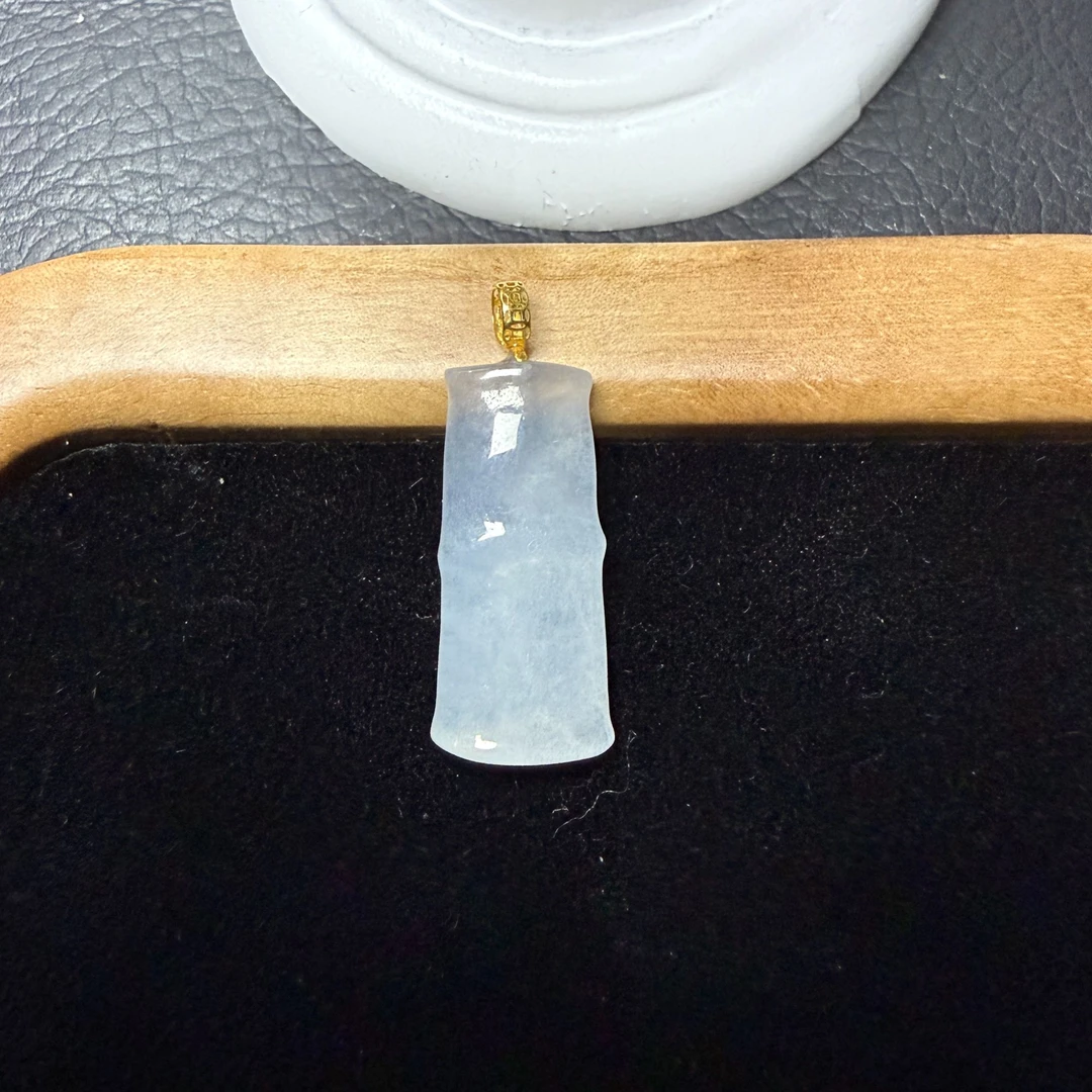 久鱼珠宝  18K金缅甸翡翠挂件 43