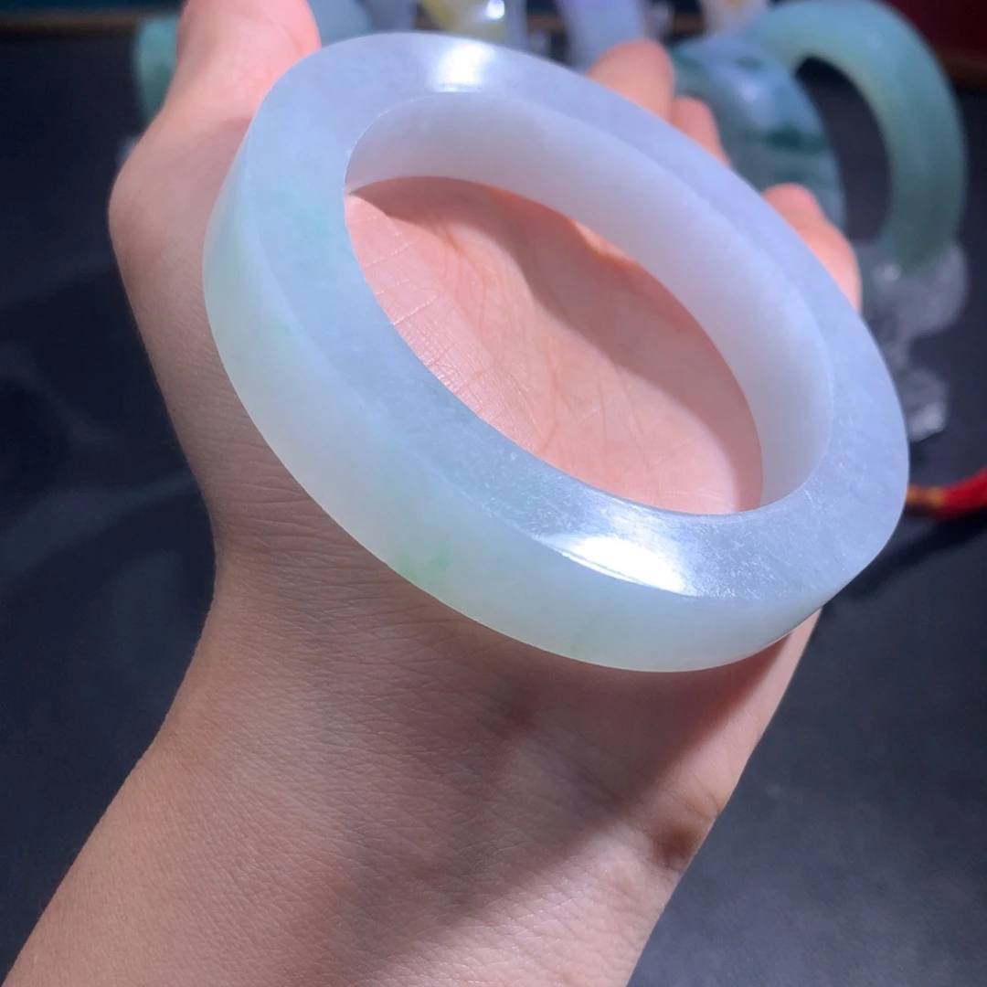 未镶嵌翡翠手镯定制翡翠