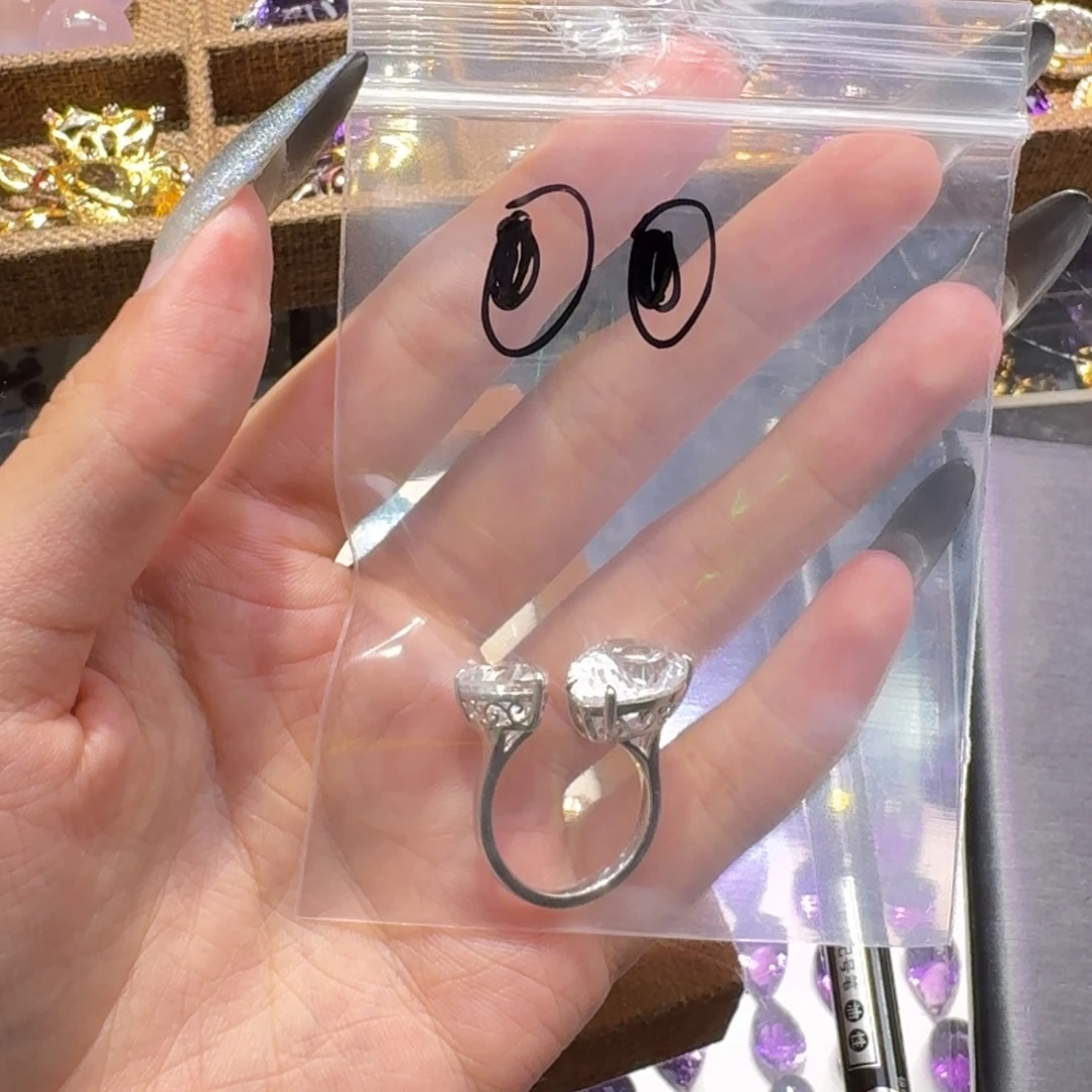 ****未镶嵌水晶颈饰雕刻
