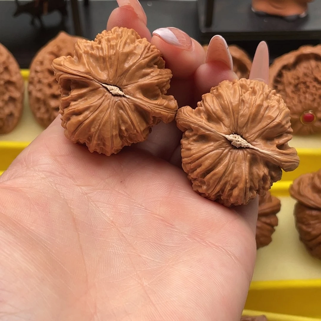 文玩核桃吊坠胡*?40白狮子