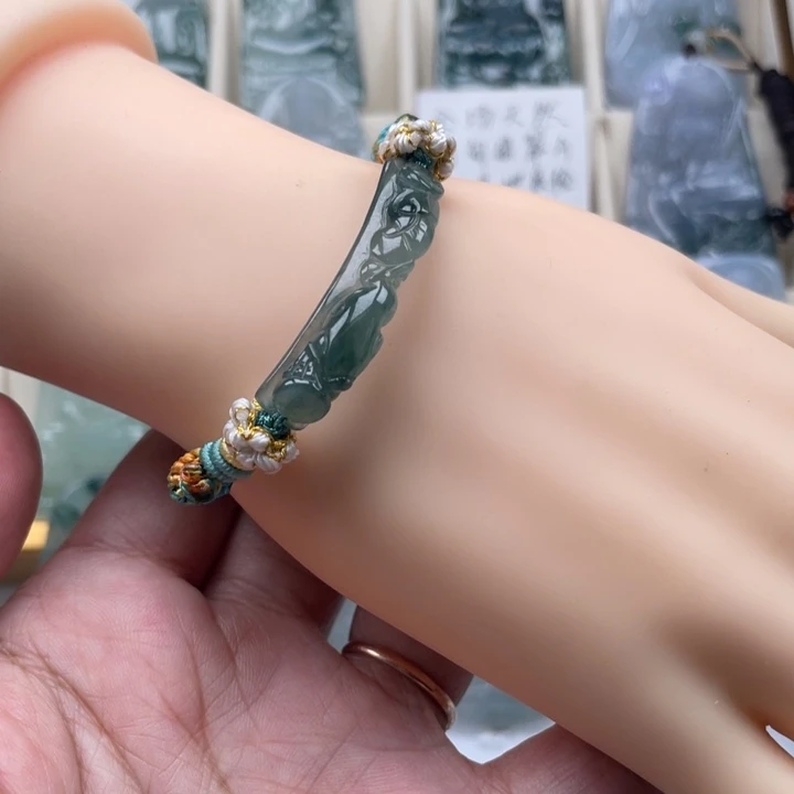 翡翠未镶嵌颈饰玉