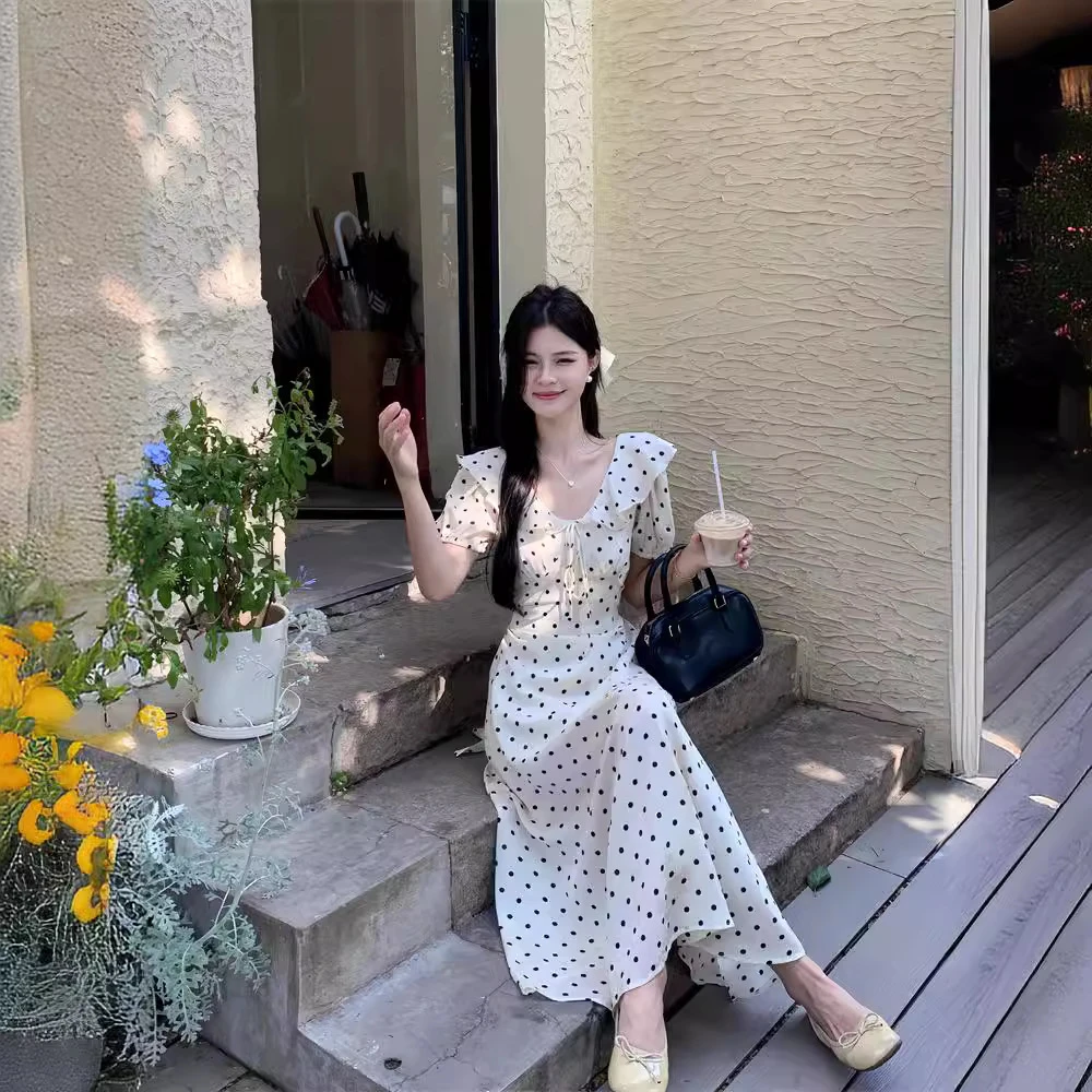 法式木耳边系带泡泡袖收腰显瘦大摆复古波点连衣裙女方领连衣裙