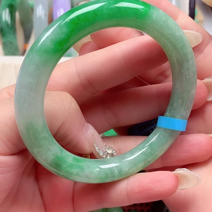 未镶嵌手镯翡翠翡翠翡翠手镯
