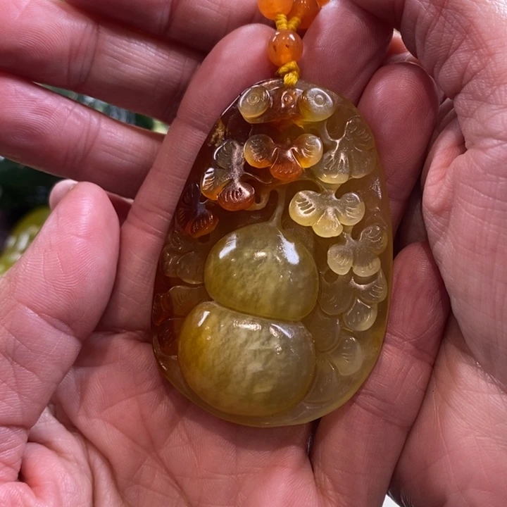 蛇纹石玉未镶嵌挂件