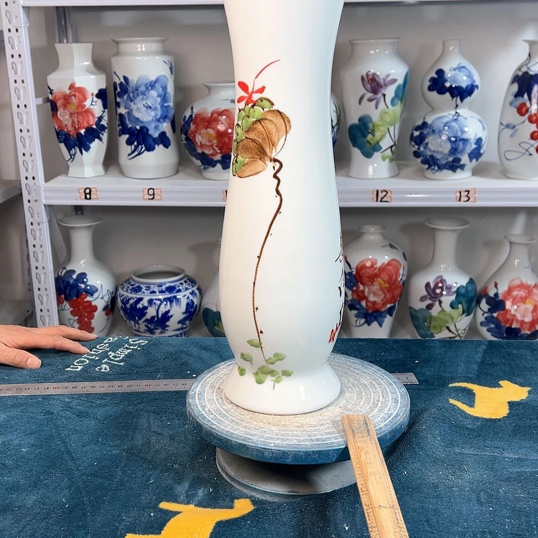 摆件景德镇陶瓷年莲青听