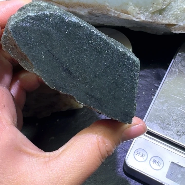 和田玉未镶嵌珠宝半成品