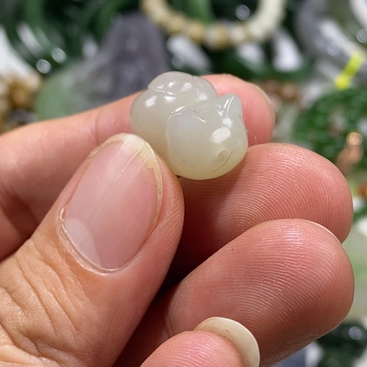 和田玉未镶嵌车挂