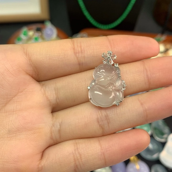 翡翠18K金镶嵌颈饰翡翠