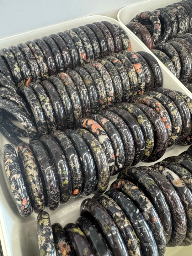 安山玉手镯圈口可选