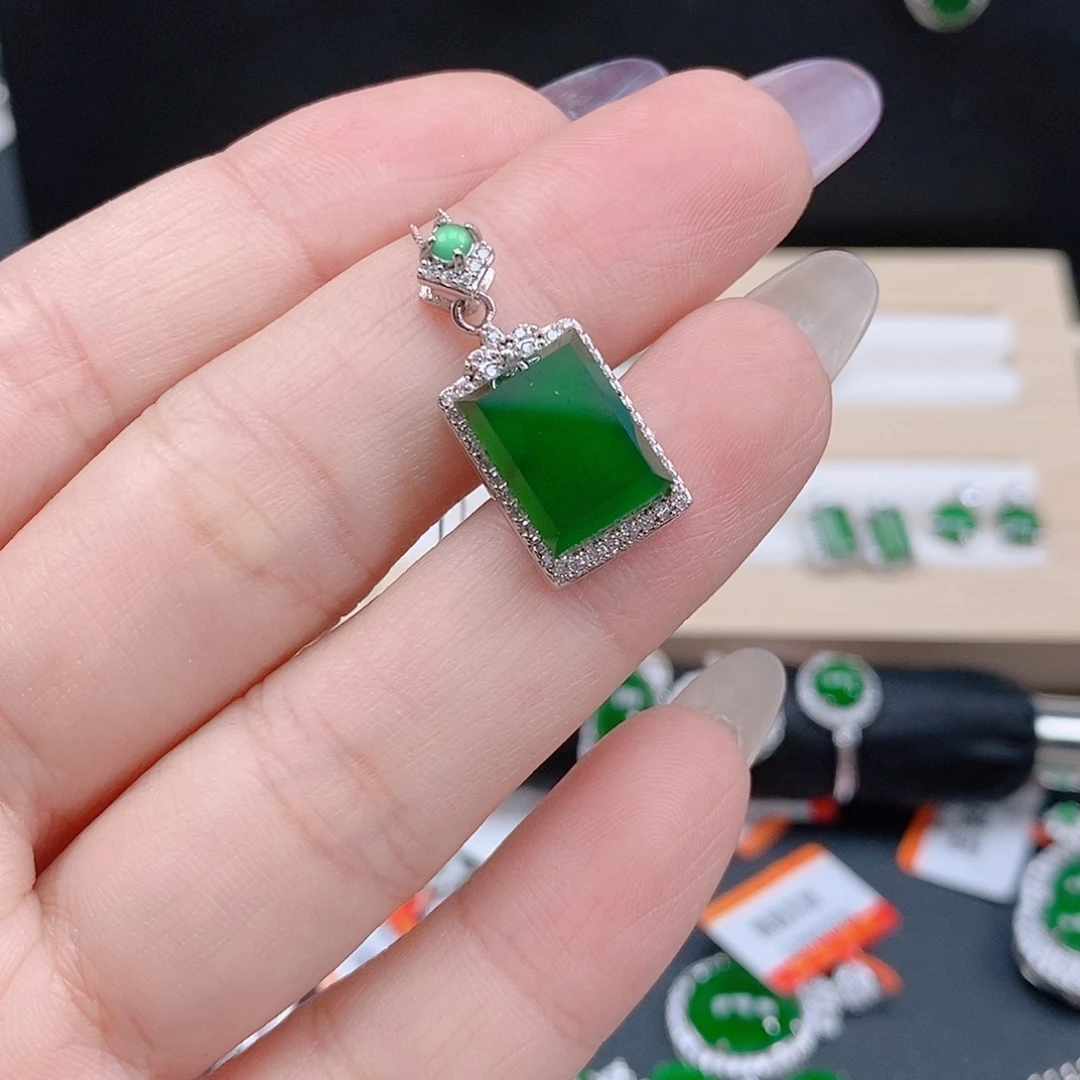 翡翠银S925镶嵌颈饰 翡翠吊坠