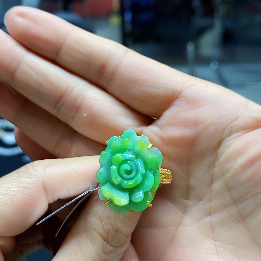 翡翠未镶嵌戒指戒指