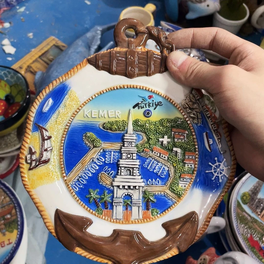 摆件 磕碰。 封釉。       