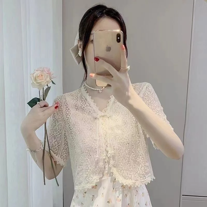 超仙洋气蕾丝披肩女外搭防晒开衫夏季薄款气质高级感盘扣短款外套