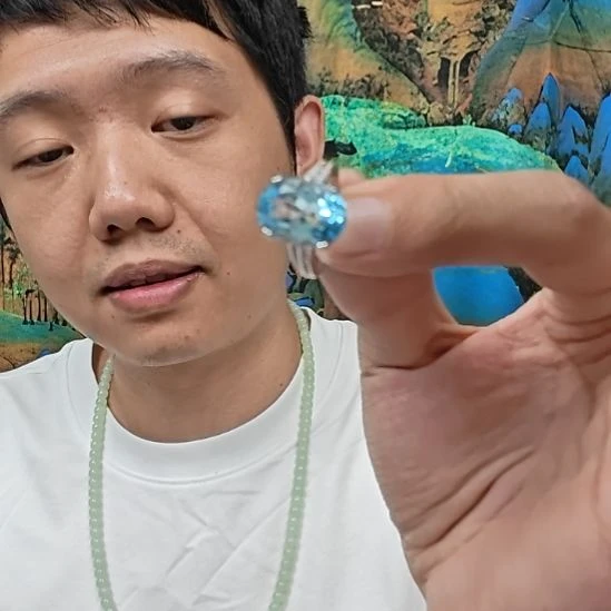 未镶嵌耳饰托帕石大***生