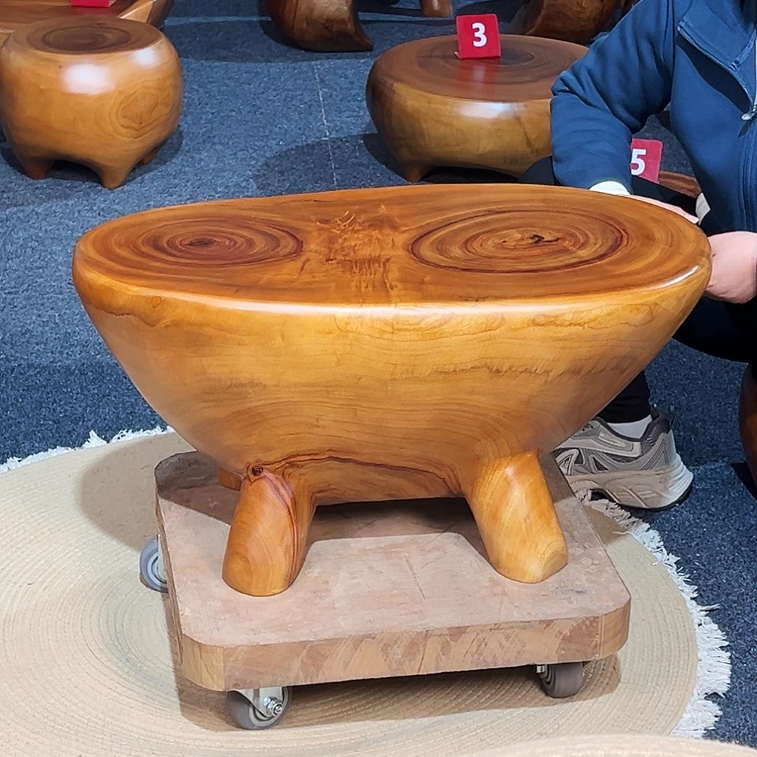 26 号香樟木尺寸：67-38-32cm