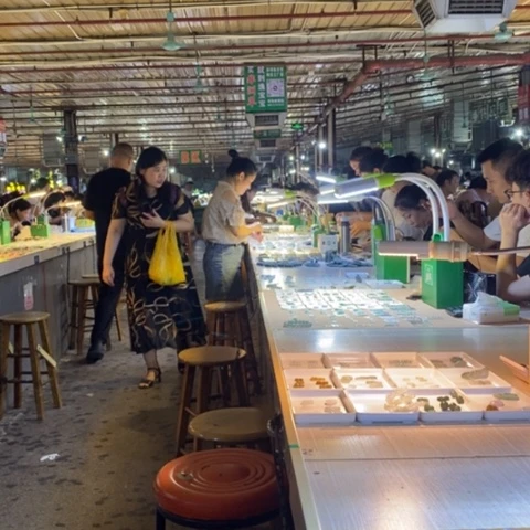 定制翡翠未镶嵌翡翠