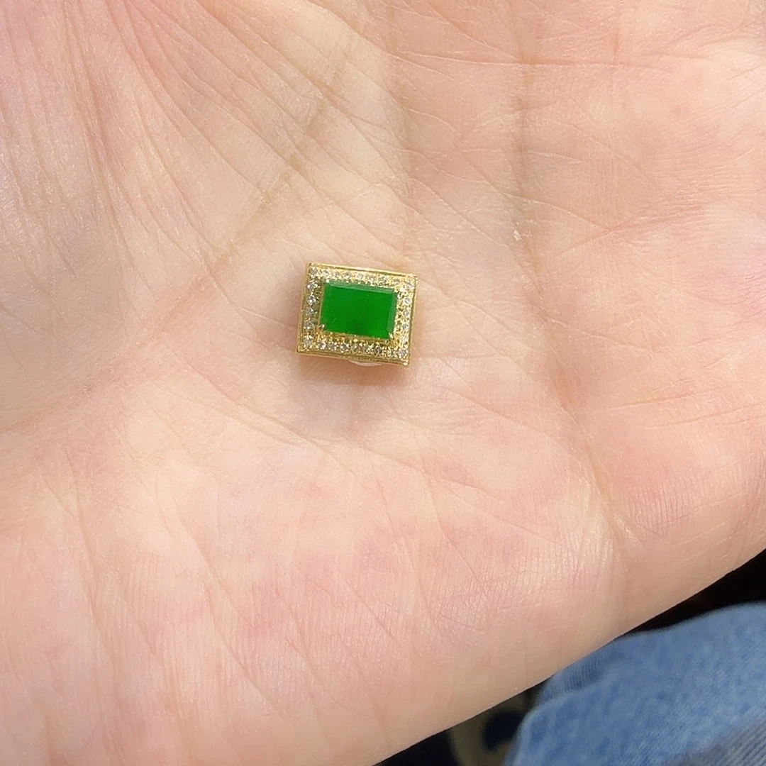 小***号翡翠18K金镶嵌颈饰颈饰