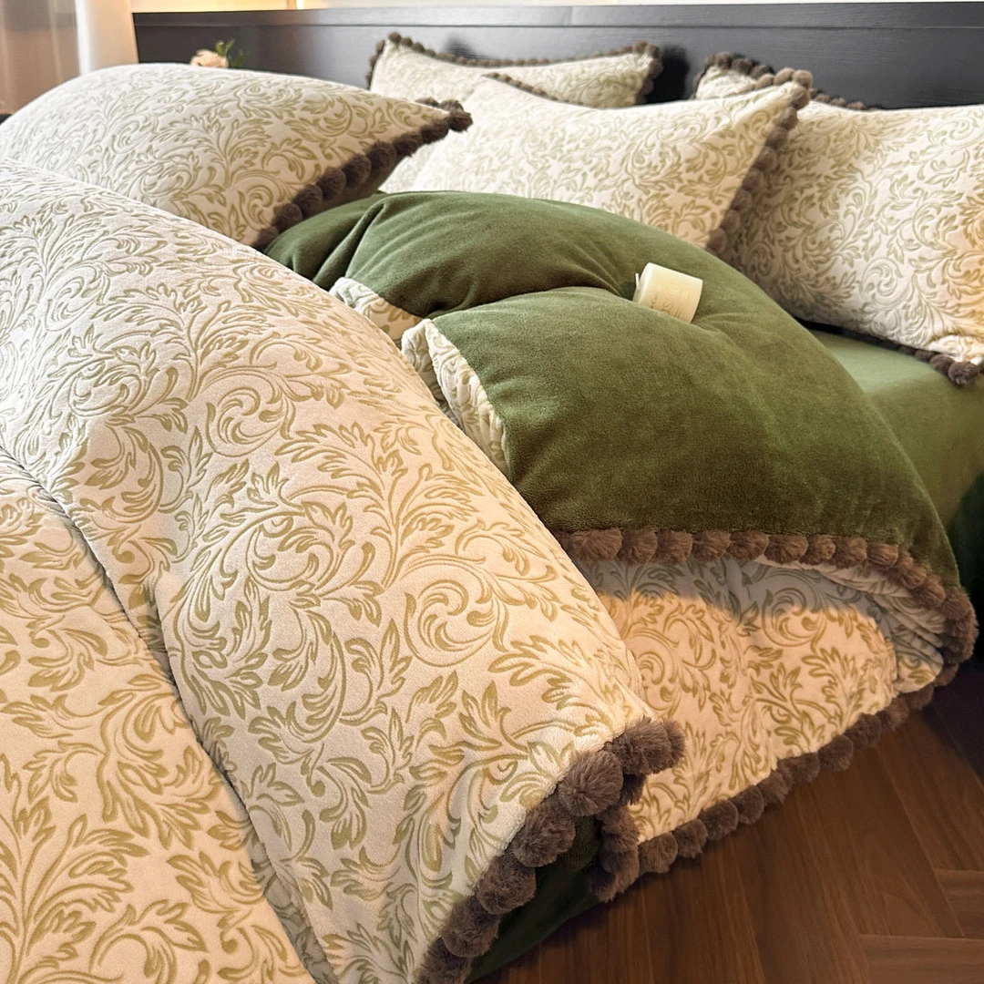 北欧轻奢风A类雕花绒牛奶绒兔毛球四件套立体着色烂花牛奶绒提花