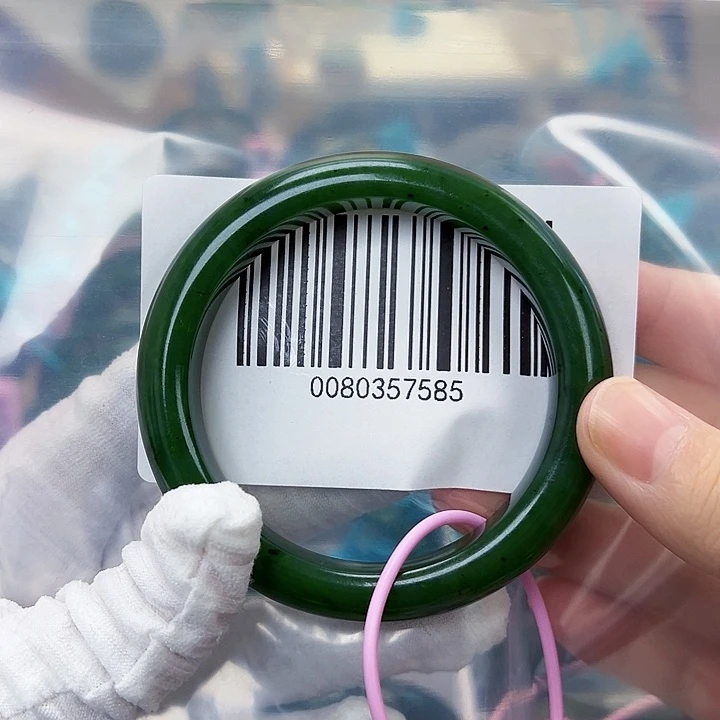 和田玉未镶嵌手镯微瑕55