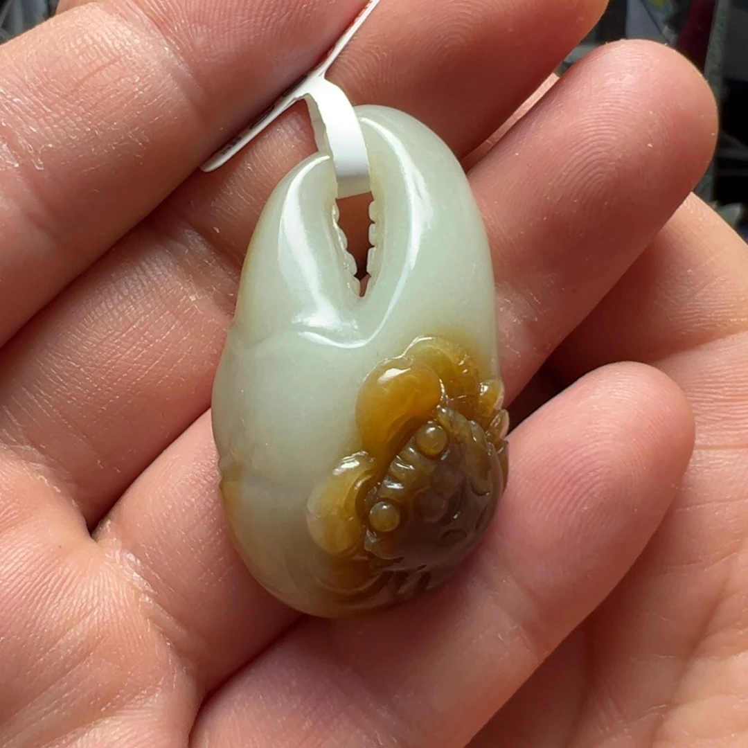 和田玉（糖玉）未镶嵌颈饰富甲天下