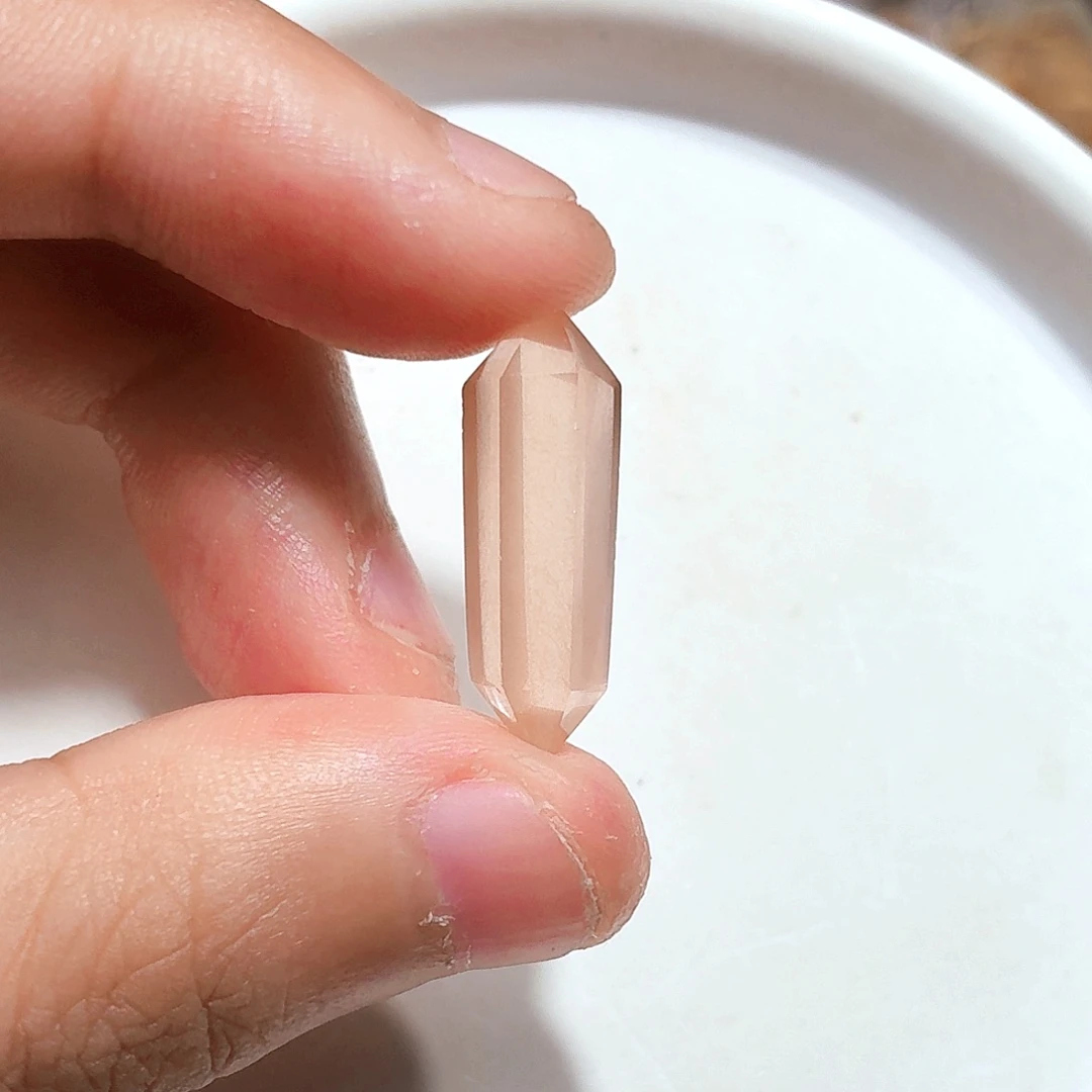 未镶嵌水晶珠宝半成品兔毛双尖打孔不退换