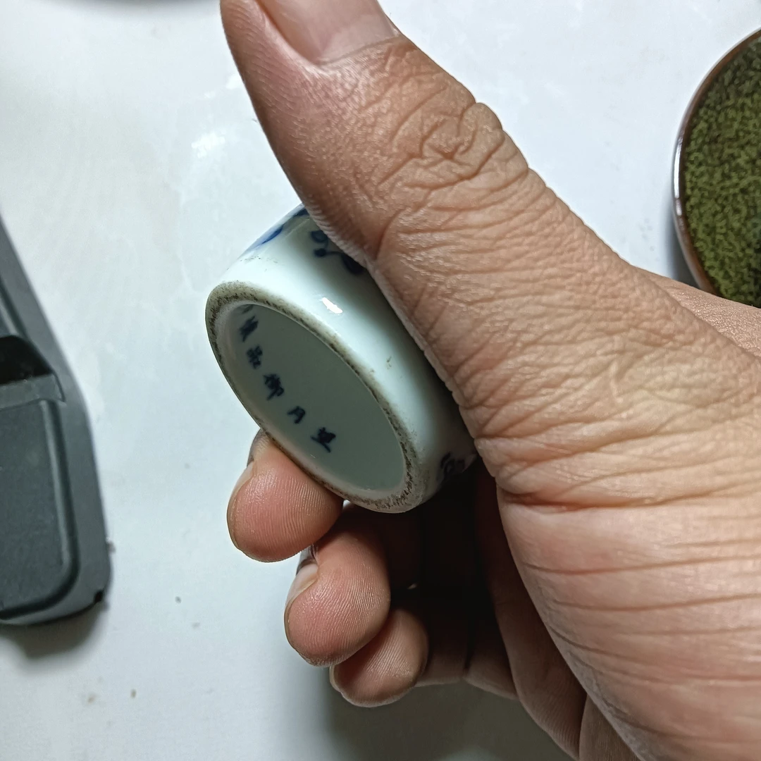 青花手绘陶瓷一个