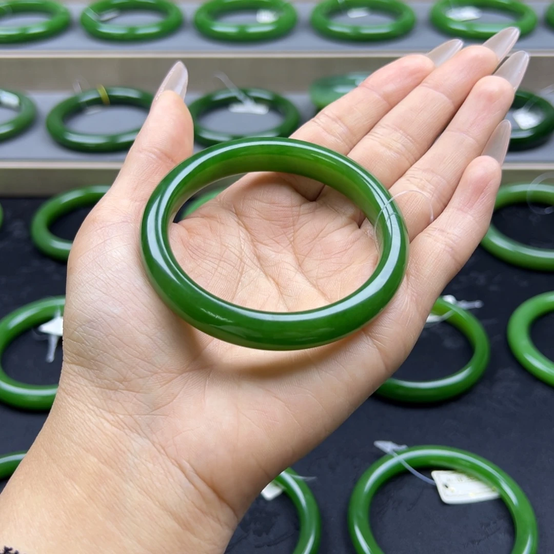 和田玉（碧玉）未镶嵌手镯