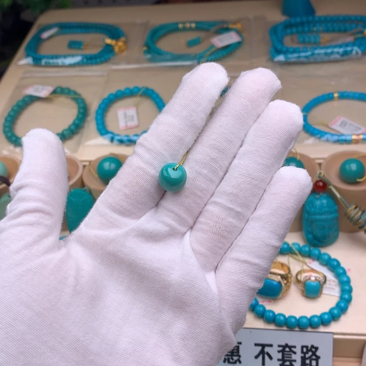 18K金镶嵌绿松石珠宝奇石