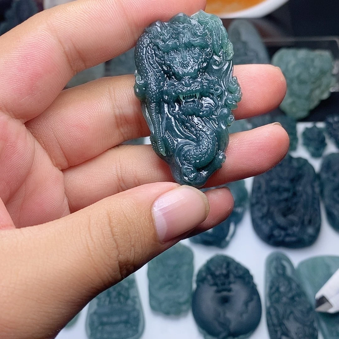定制翡翠未镶嵌龙牌