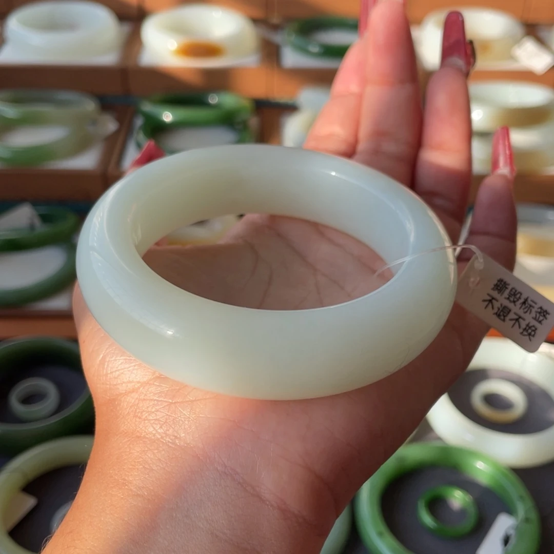 未镶嵌手镯和田玉