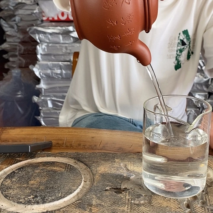 周***六紫砂茶壶红皮龙多汁420左右的容量