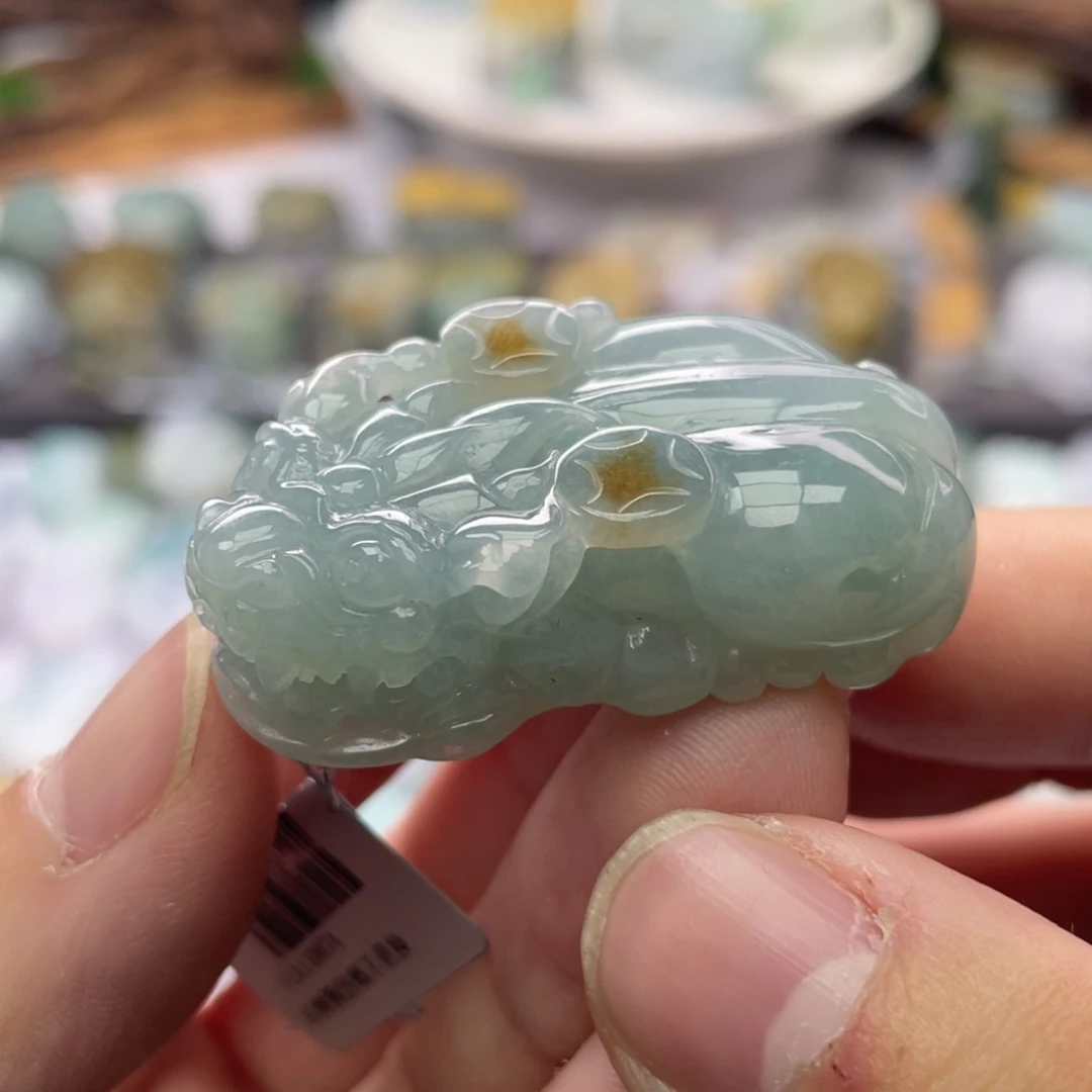 翡翠颈饰未镶嵌貔貅
