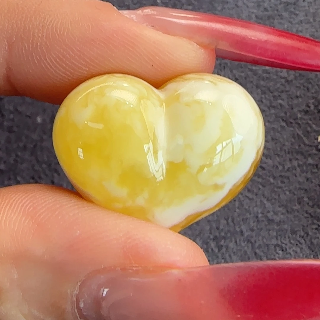 琥珀未镶嵌珠宝奇石天然蜜蜡金白屁桃有一点小花粉