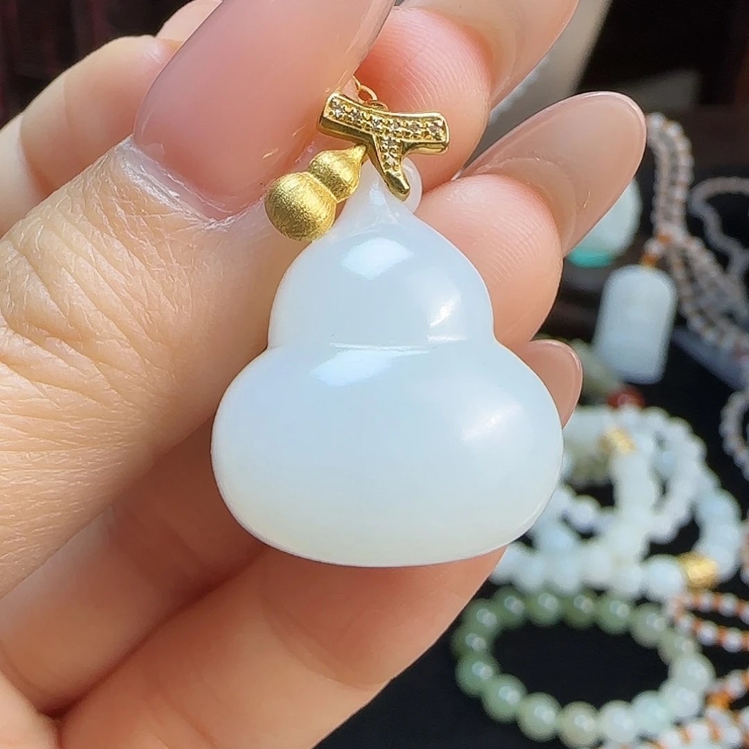 和田玉18K金镶嵌颈饰定制发货