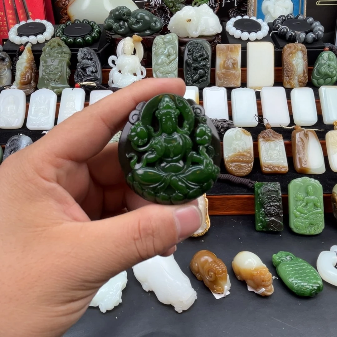 无***敌和田玉未镶嵌挂件