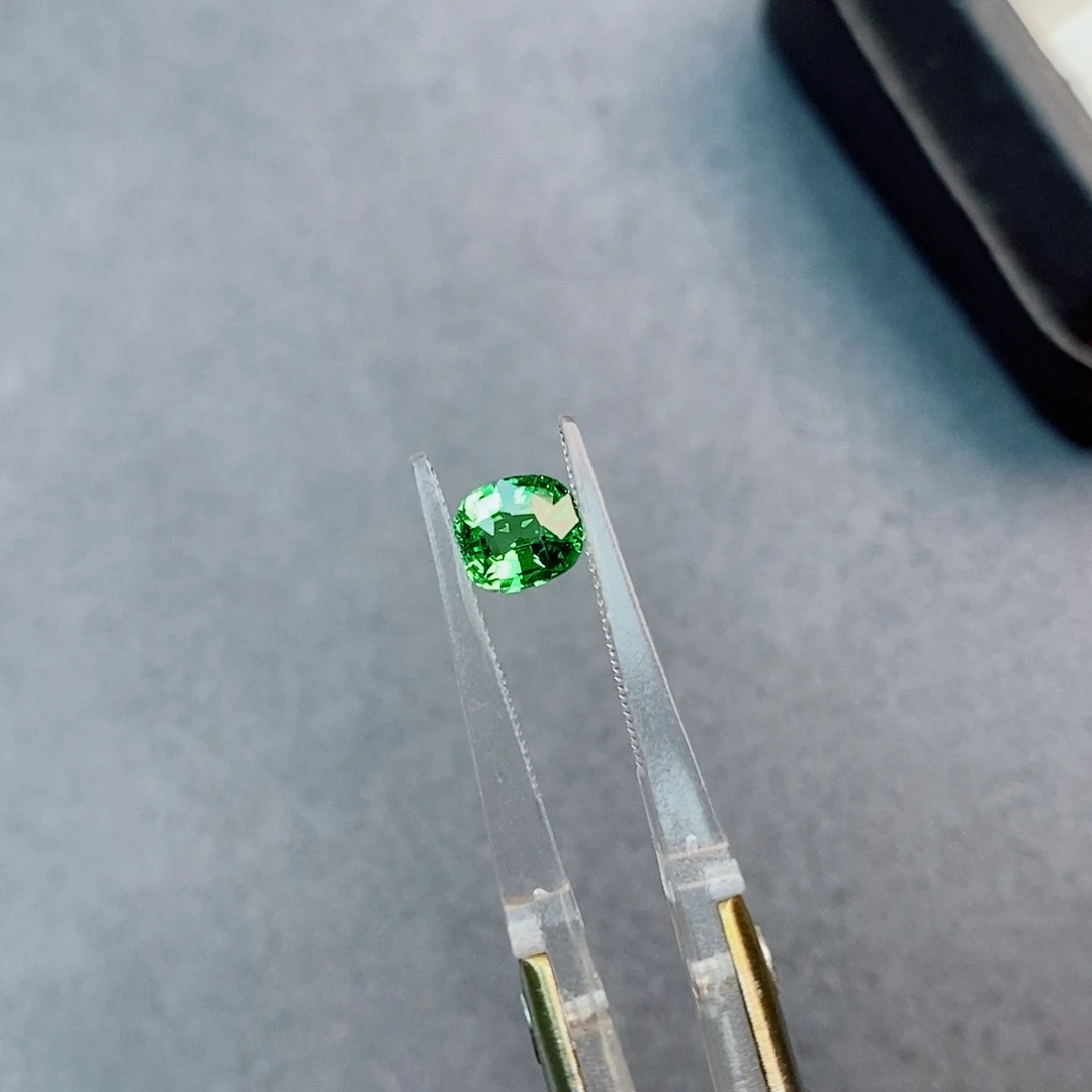 未镶嵌珠宝半成品石榴石（沙弗莱）1.03ct 吉尔德 薄荷绿