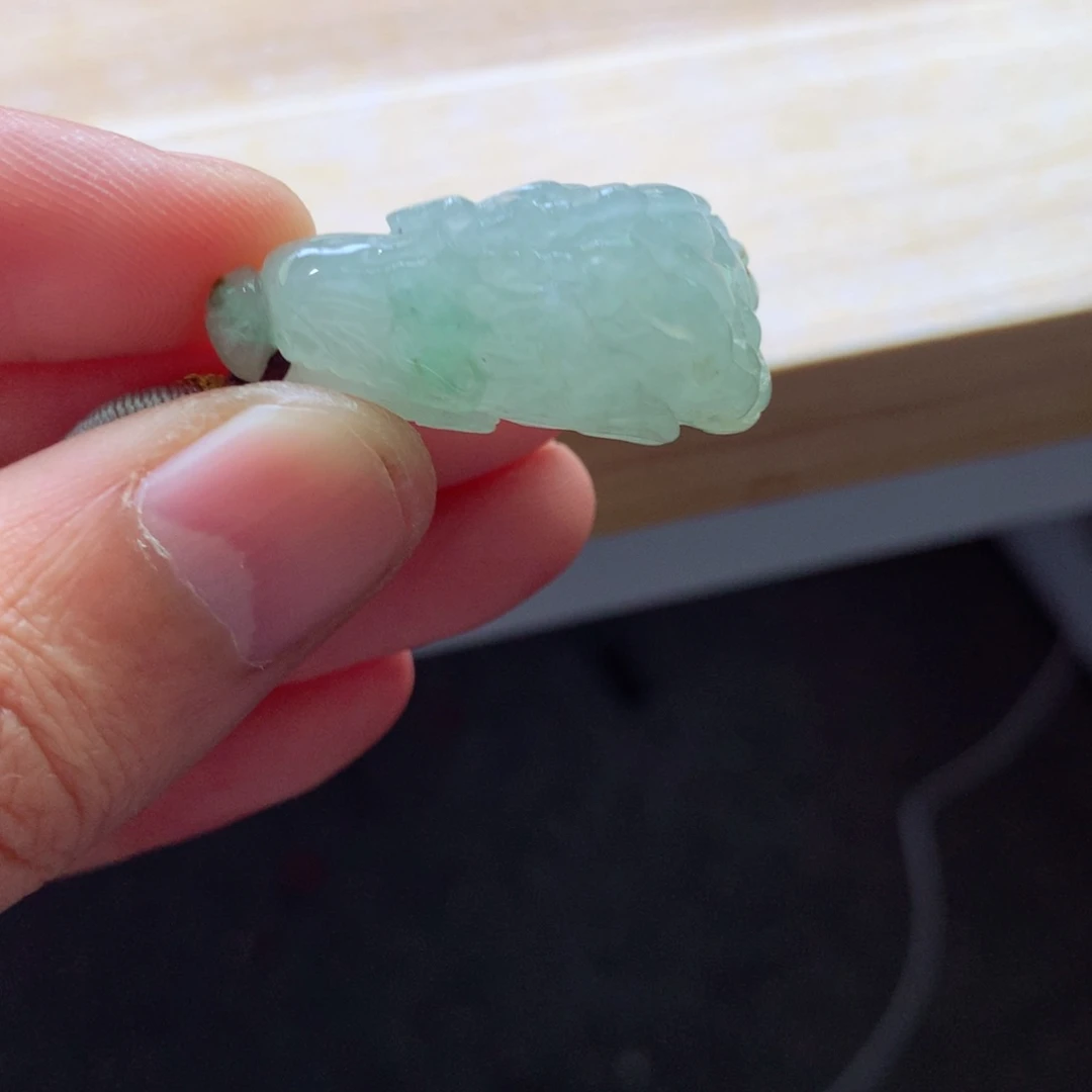 翡翠颈饰未镶嵌吊坠