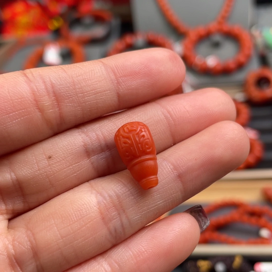 南红玛瑙雕刻未镶嵌叫***’